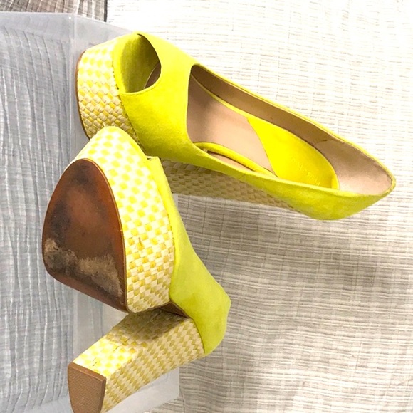 Shoes - Picture 1 of 2